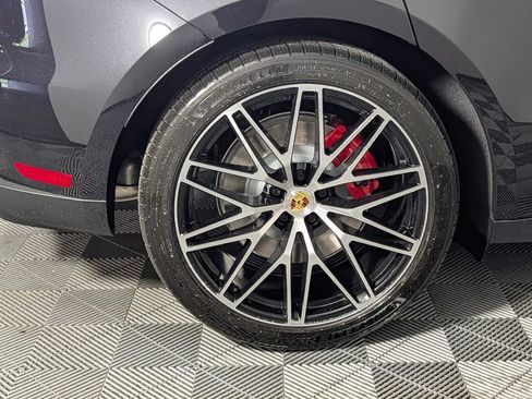 New 2026 Porsche Macan GTS AWD/4WD image 13