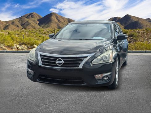 Used 2015 Nissan Altima 2.5 SV w/ Convenience Package image 2