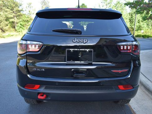 Used 2025 Jeep Compass Trailhawk w/ Sun & Sound Group AWD/4WD image 6