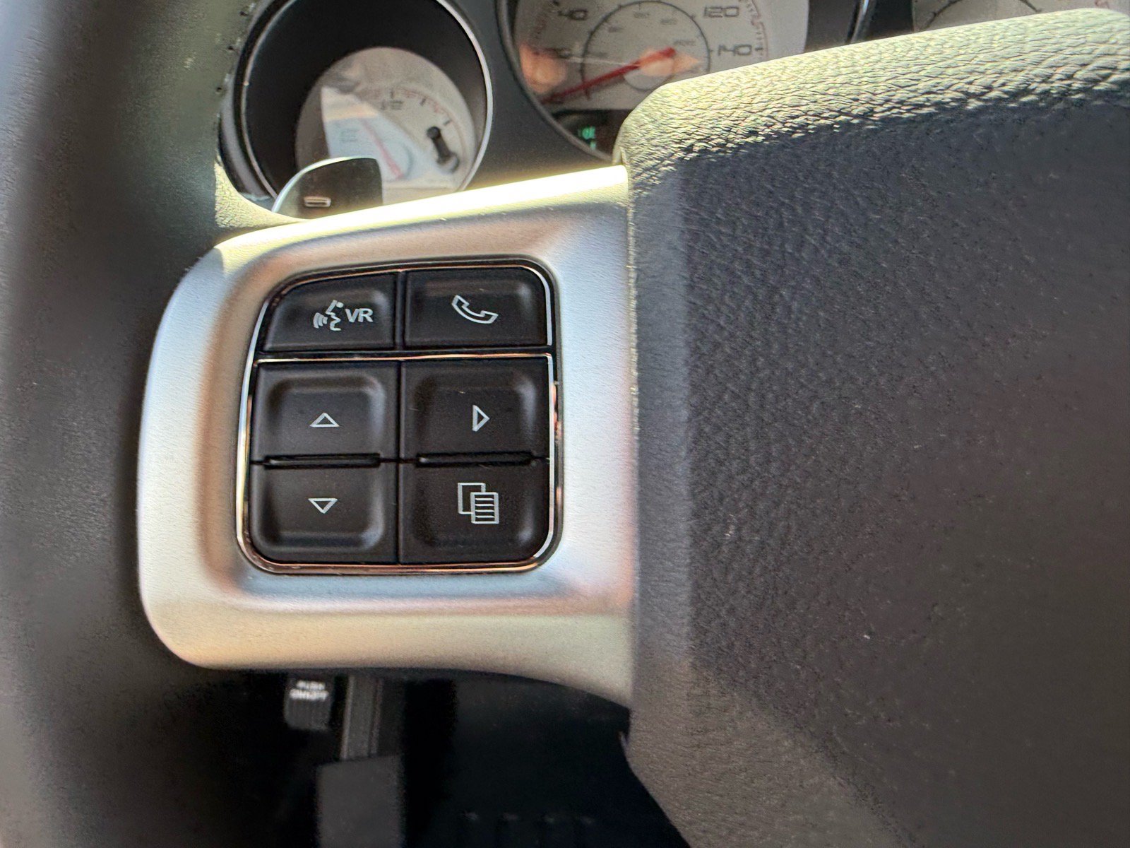 Used 2014 Dodge Challenger R/T w/ Electronics Convenience Group RWD image 21
