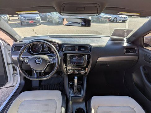 Used 2016 Volkswagen Jetta Sport FWD image 11