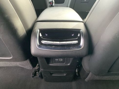 Used 2023 Cadillac XT6 Premium Luxury image 19