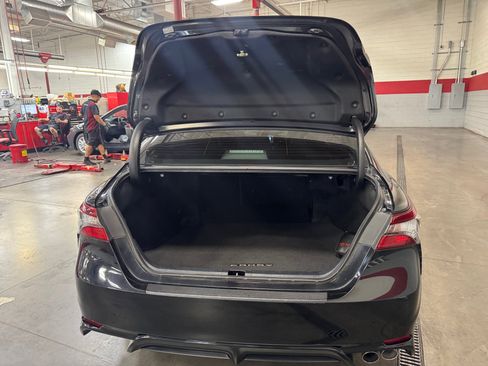 Used 2022 Toyota Camry SE w/ Carpet Mat Package (TMS) FWD image 27