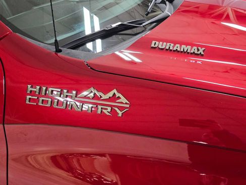 Used 2024 Chevrolet Silverado 1500 High Country w/ Technology Package image 10