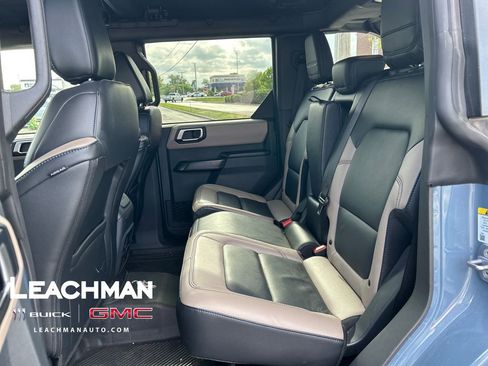 Used 2024 Ford Bronco Wildtrak image 7