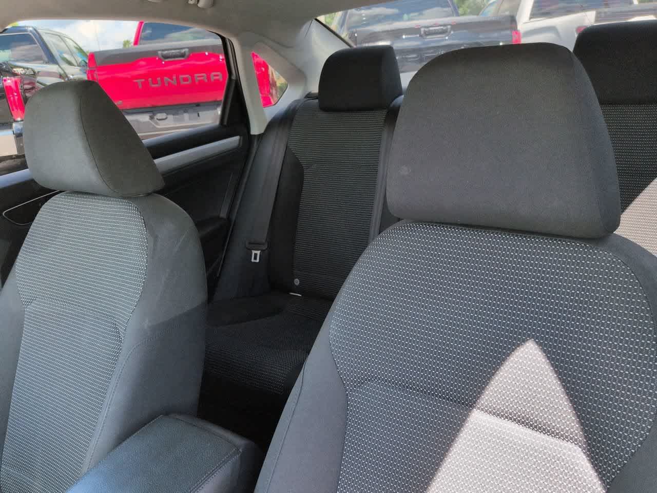 Used 2017 Volkswagen Passat 1.8T S FWD image 8