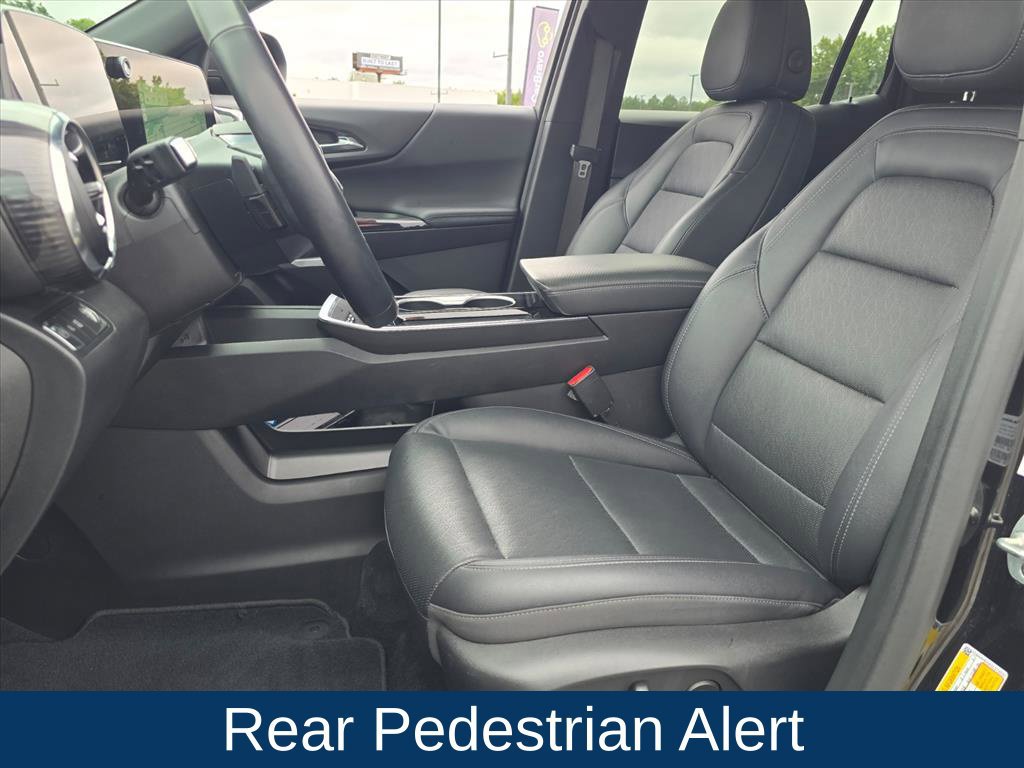 Used 2025 Chevrolet Equinox LT w/ Convenience Package II FWD image 18