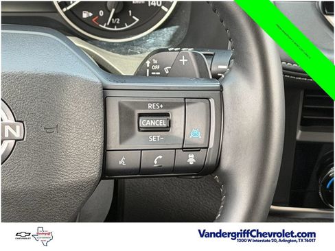 Used 2025 Nissan Rogue SV AWD/4WD image 15