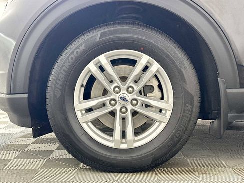 Used 2022 Ford Explorer XLT image 29