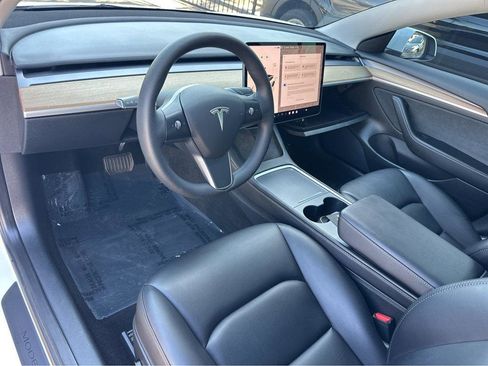 Used 2023 Tesla Model 3 Standard Range image 16