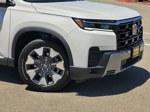 New 2026 Honda Pilot Elite image 3
