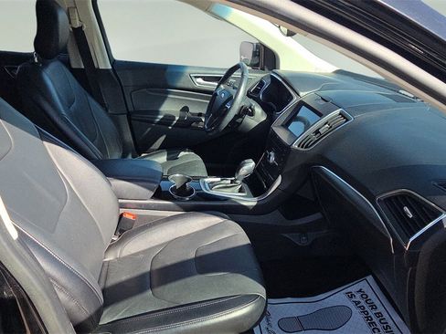 Used 2018 Ford Edge Titanium image 25