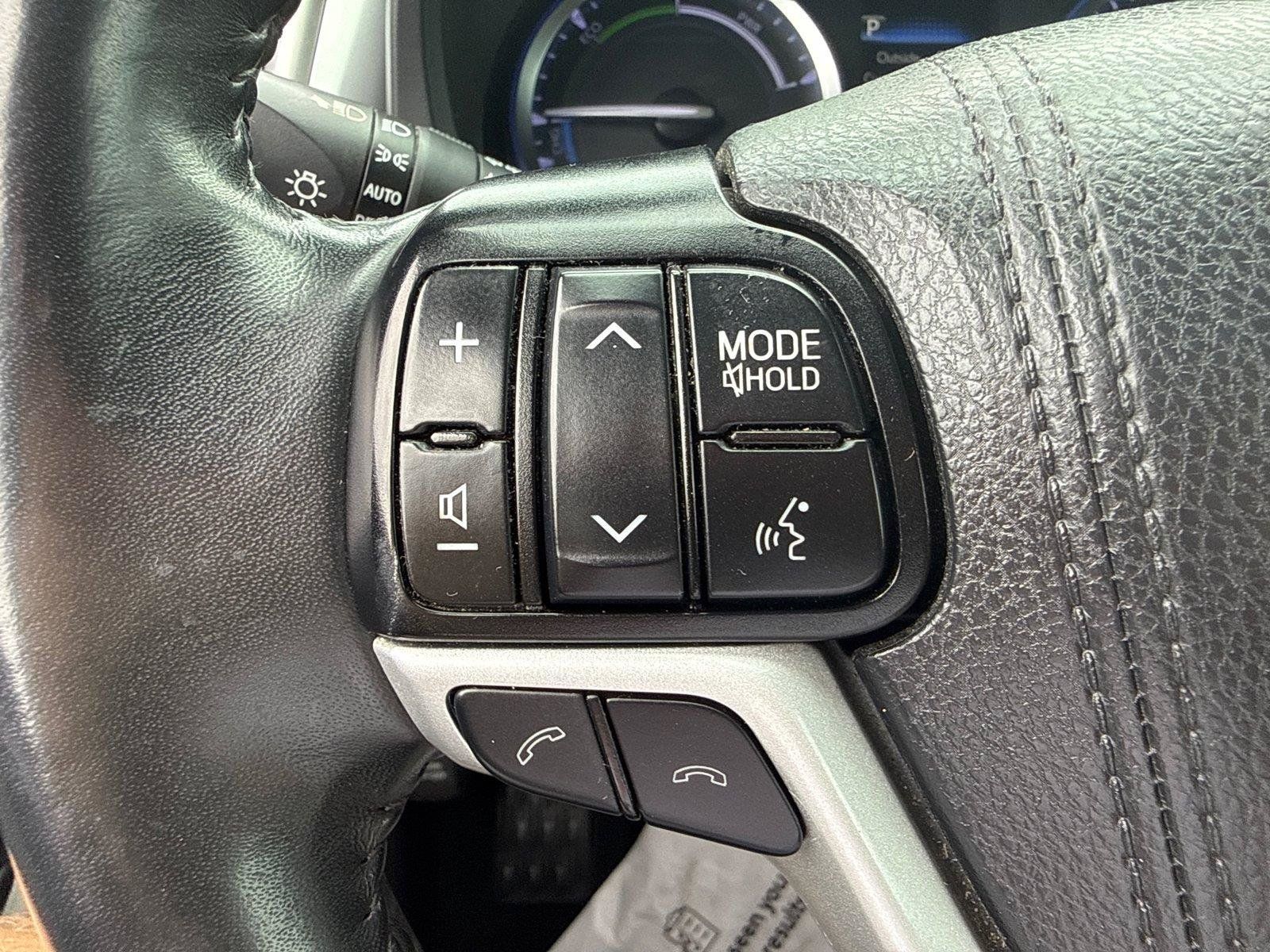 Used 2019 Toyota Highlander XLE AWD/4WD image 15