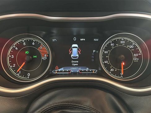 Used 2017 Jeep Cherokee Limited w/ Technology Group image 13