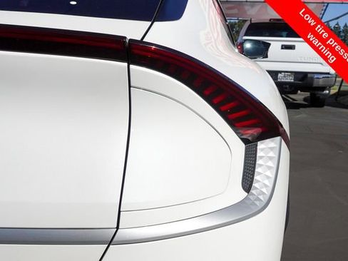 Used 2022 Kia EV6 Light image 7