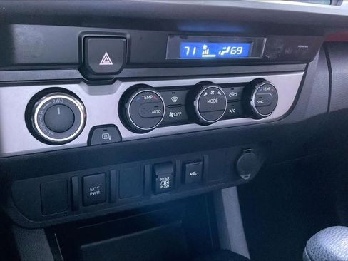 Used 2021 Toyota Tacoma SR5 image 33