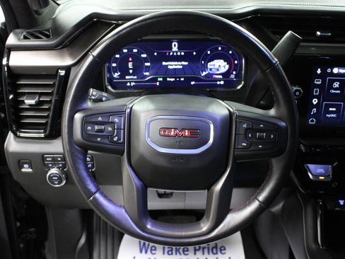 Used 2025 GMC Sierra 2500 AT4X AWD/4WD image 17