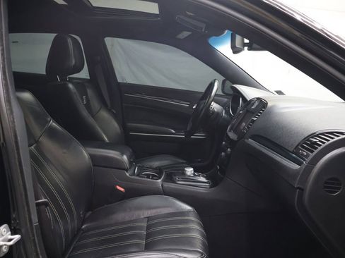 Used 2022 Chrysler 300 S RWD image 10