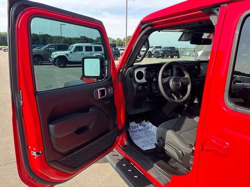 Used 2024 Jeep Wrangler Unlimited Sport AWD/4WD image 19