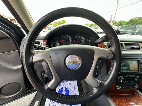 Used 2011 Chevrolet Tahoe LTZ AWD/4WD image 10
