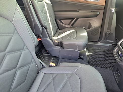 New 2026 Volkswagen Atlas SE image 26