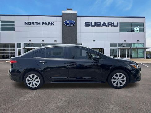 Used 2024 Toyota Corolla LE FWD image 2