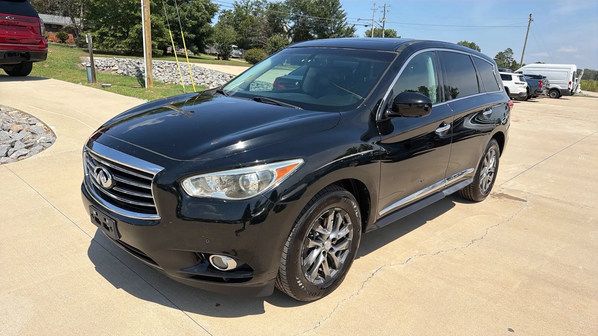 Used 2013 INFINITI JX35 AWD w/ Premium Pkg image 1