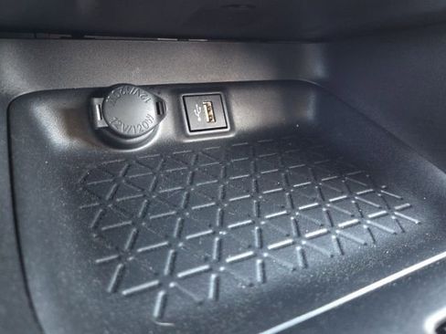 Used 2025 Toyota RAV4 LE image 27