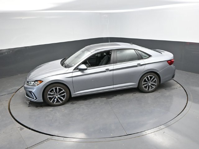 Used 2025 Volkswagen Jetta SE FWD image 38