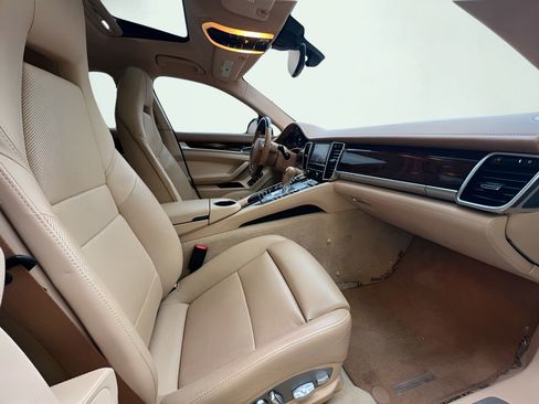 Used 2012 Porsche Panamera AWD/4WD image 34