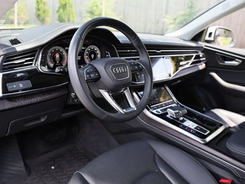 Used 2023 Audi Q8 Premium Plus w/ Premium Plus Package AWD/4WD image 18