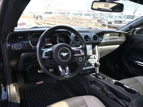 Used 2017 Ford Mustang Premium image 24