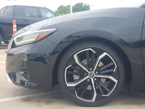 Used 2022 Nissan Maxima SR w/ Sport Mat Group FWD image 8