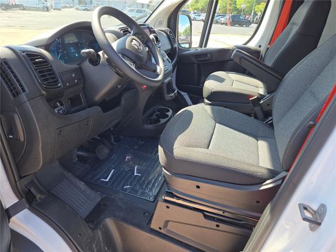 Used 2025 RAM ProMaster 2500 w/ Convenience Group image 23