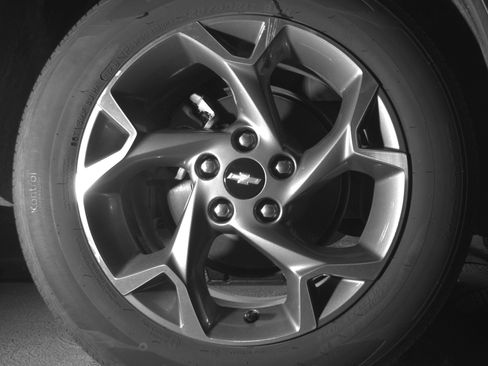 Used 2025 Chevrolet Trax LT FWD image 15