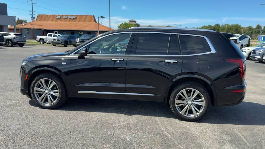 Used 2022 Cadillac XT6 Premium Luxury AWD/4WD image 4
