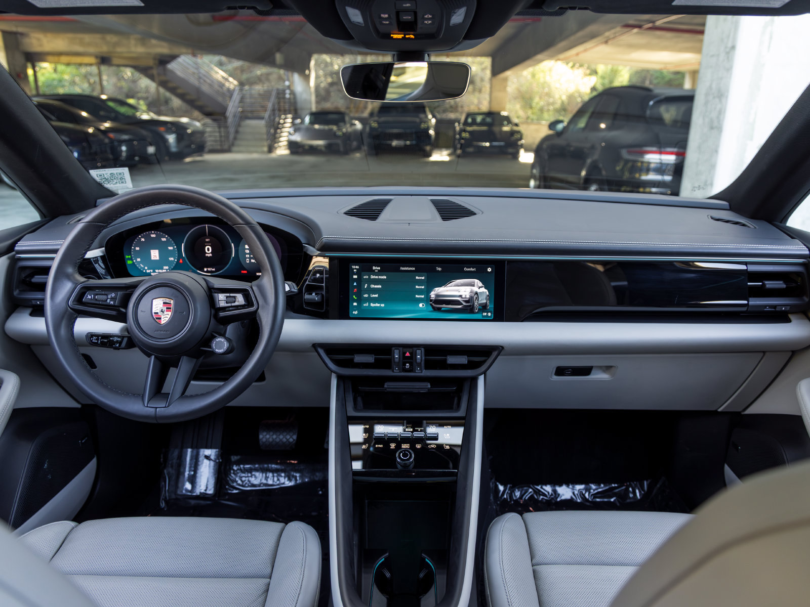 Certified 2025 Porsche Macan Electric RWD image 32