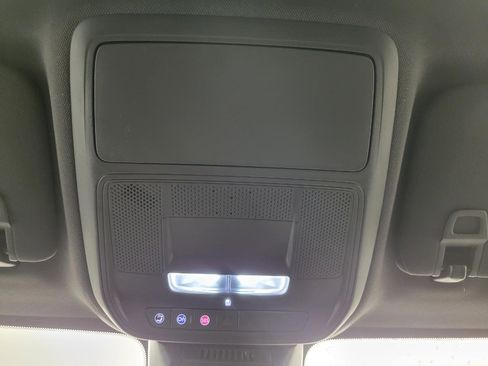 Used 2025 Chevrolet Equinox LT w/ Safety and Technology Package image 18