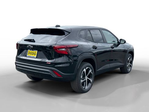 New 2026 Chevrolet Trax RS w/ Driver Confidence Package FWD image 5