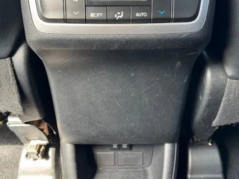 Used 2018 Toyota Highlander Plus image 17