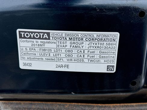Used 2018 Toyota RAV4 LE w/ All Weather Liner Package FWD image 19
