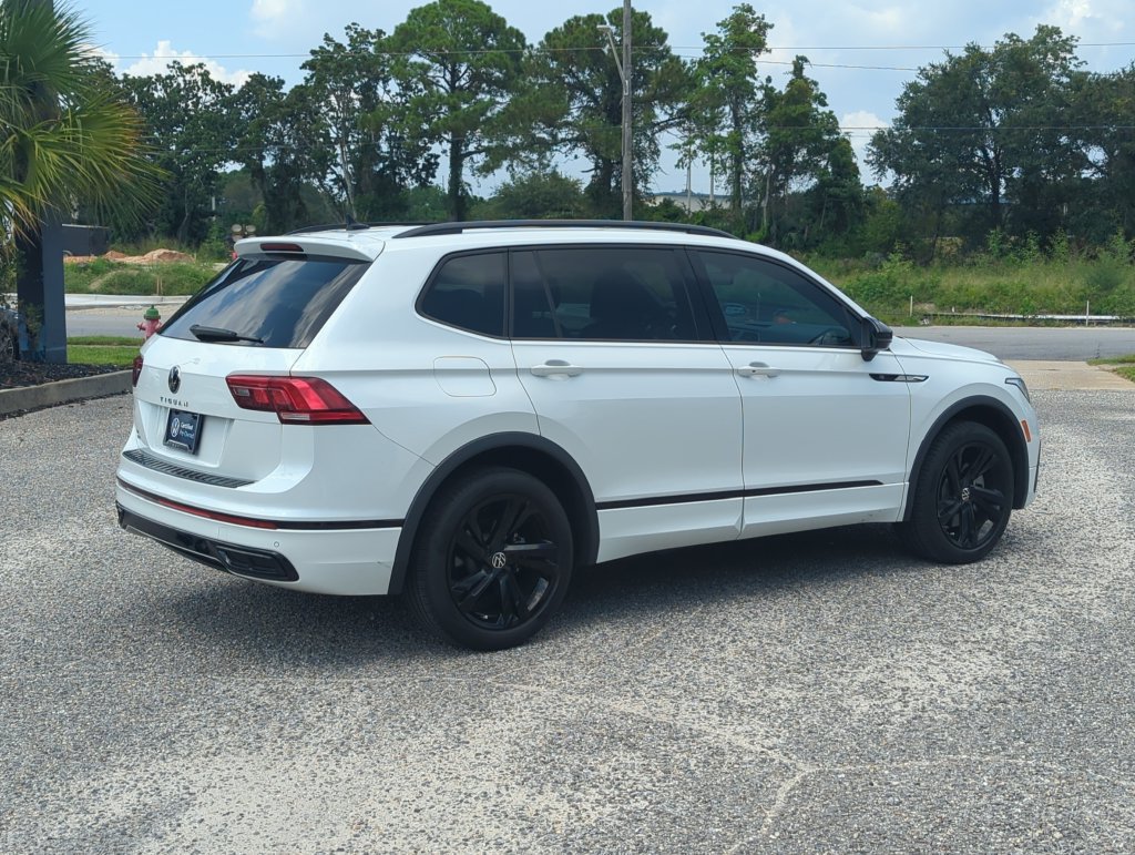 Certified 2023 Volkswagen Tiguan SE R-Line FWD image 7