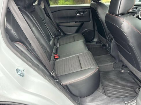 Used 2025 Nissan Rogue SV AWD/4WD image 15