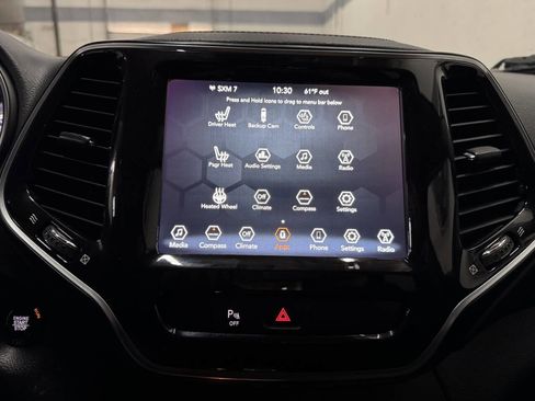 Used 2019 Jeep Cherokee Limited image 26