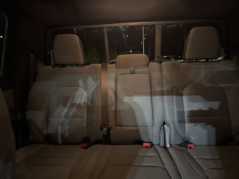 Used 2023 RAM 1500 Big Horn AWD/4WD image 19