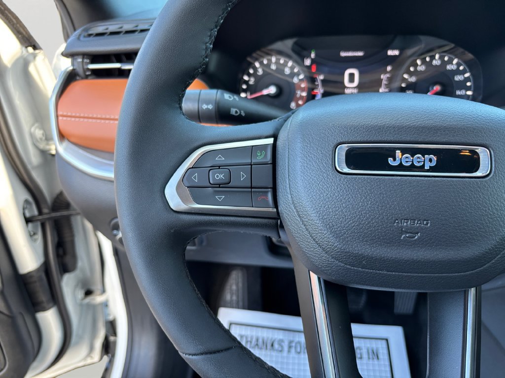 Used 2025 Jeep Compass Limited AWD/4WD image 21