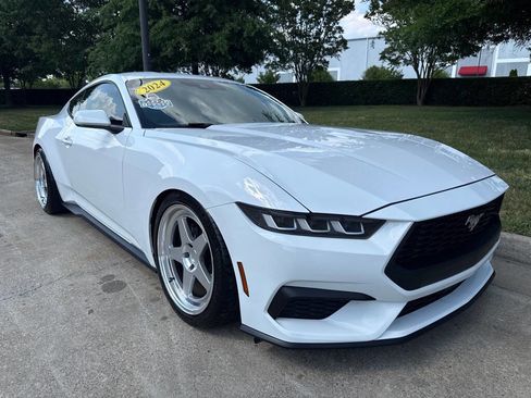 Used 2024 Ford Mustang Coupe RWD image 1