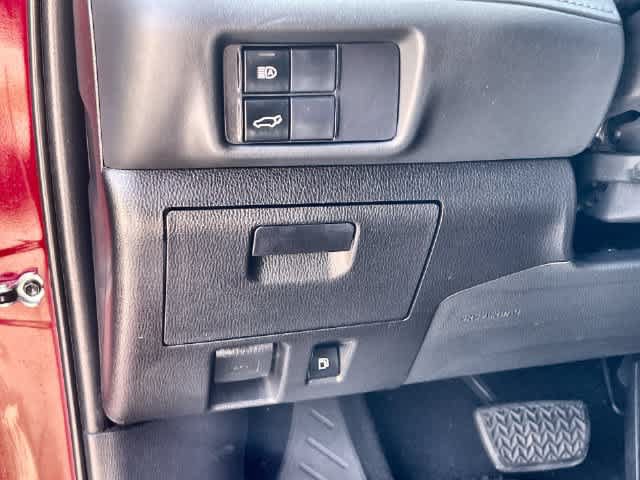 Used 2022 Toyota Highlander XLE AWD/4WD image 7