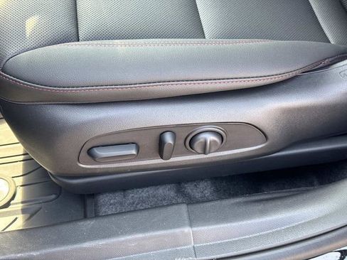 New 2026 Chevrolet Trax RS w/ Sunroof Package FWD image 24