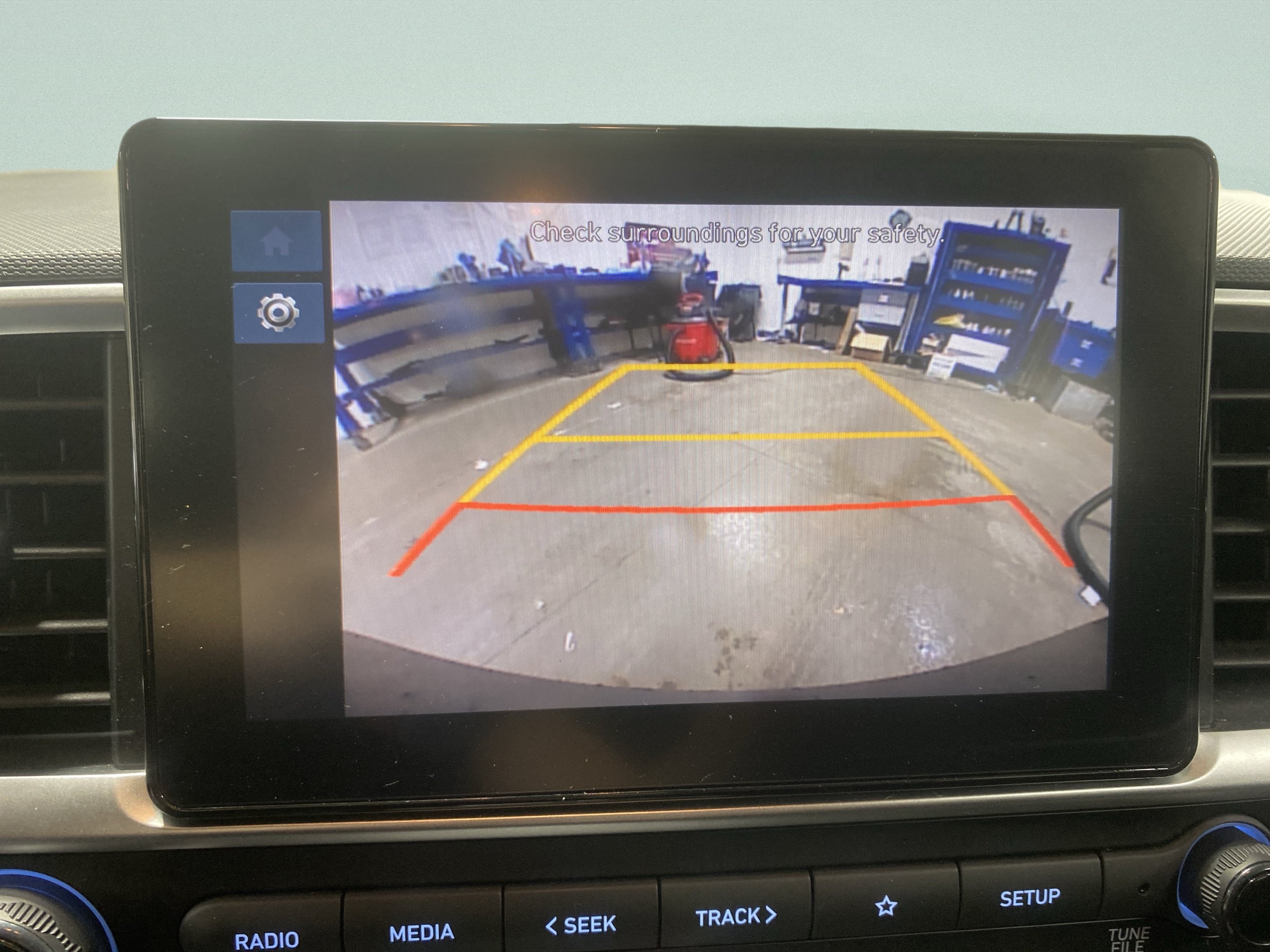 Used 2025 Hyundai Venue SEL FWD image 24